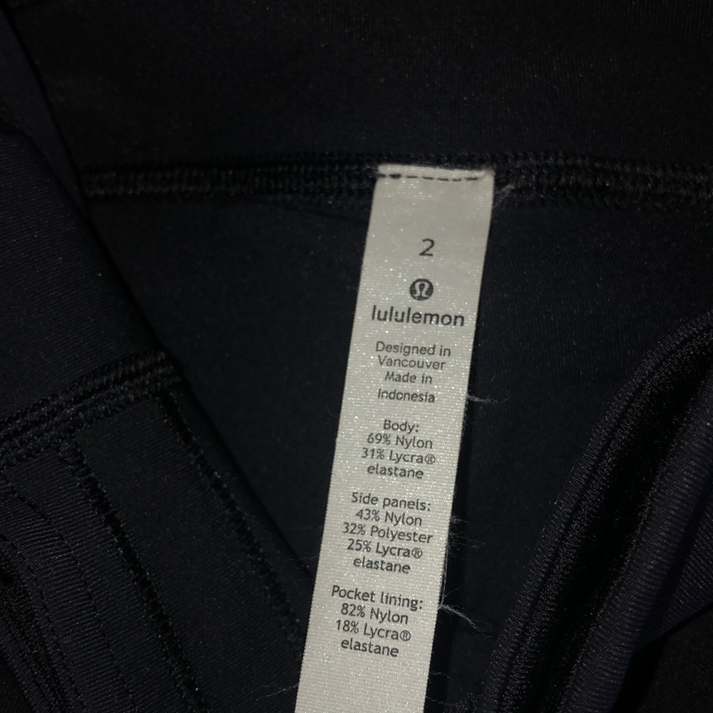 Lululemon - Picture 3 of 5